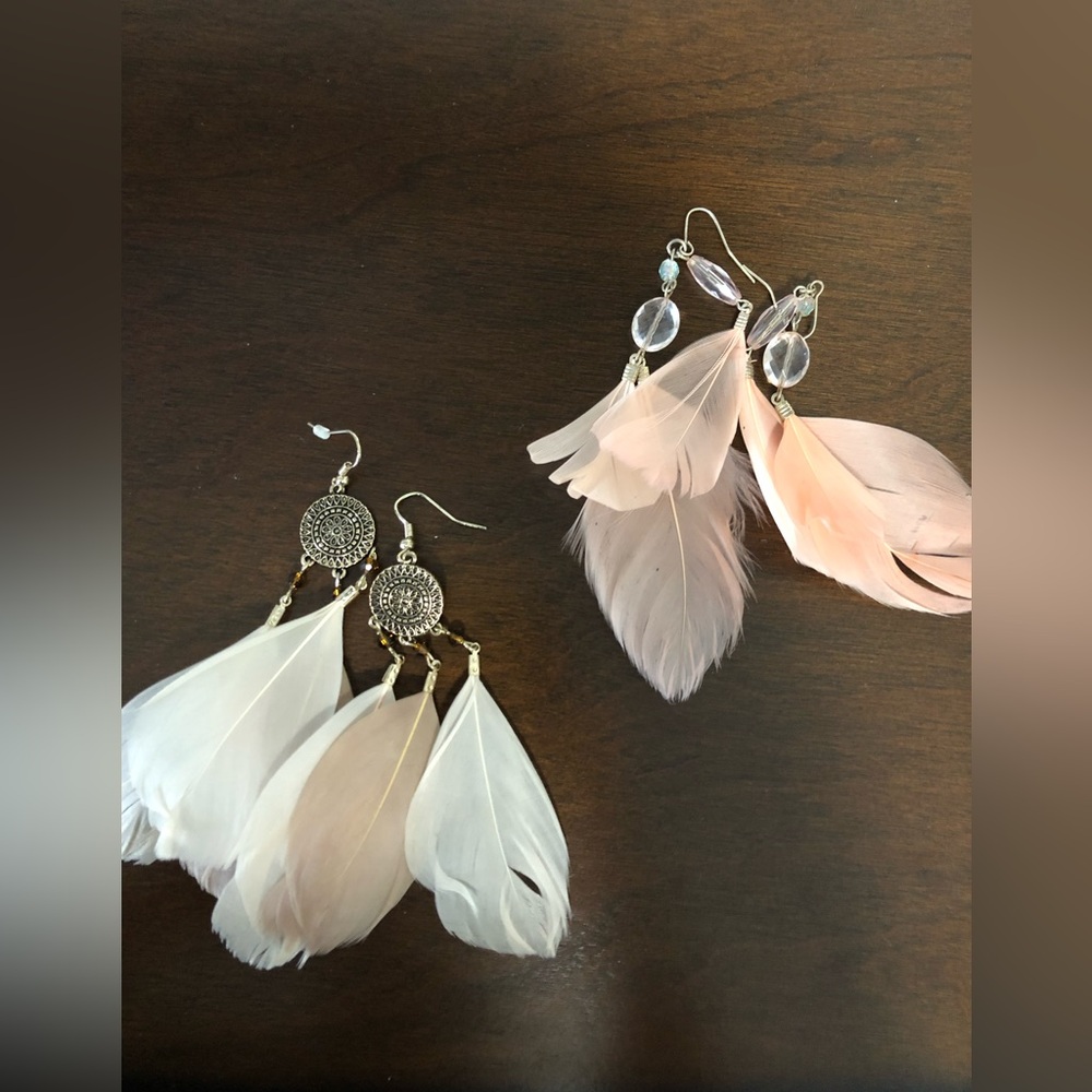 Feather dangle earrings